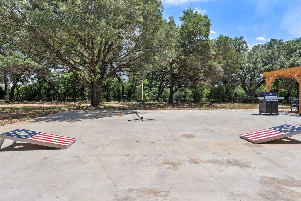 The Lonely Bull Luxury Container Home On 5 Acres Weatherford Dış mekan fotoğraf