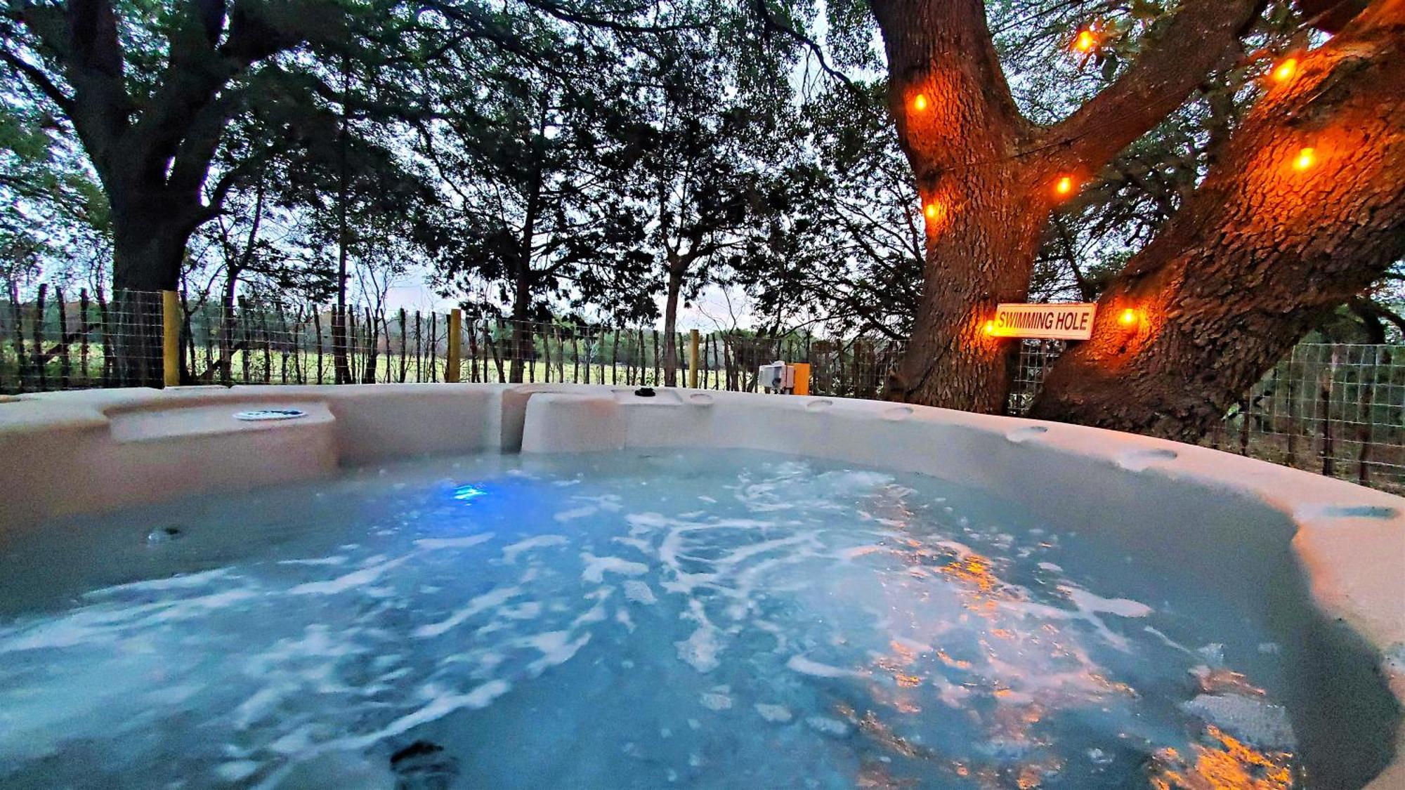 The Lonely Bull Luxury Container Home On 5 Acres Weatherford Dış mekan fotoğraf